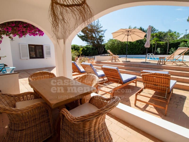 4 soveværelse Villa til salg i Mahon / Mao med swimmingpool garage - € 850.000 (Ref: 9014661)