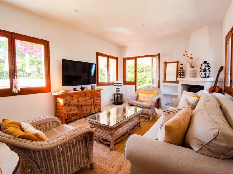 4 soveværelse Villa til salg i Mahon / Mao med swimmingpool garage - € 850.000 (Ref: 9014661)