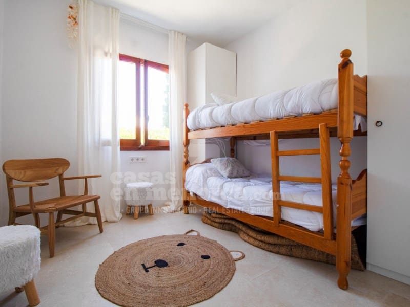 4 soveværelse Villa til salg i Mahon / Mao med swimmingpool garage - € 850.000 (Ref: 9014661)