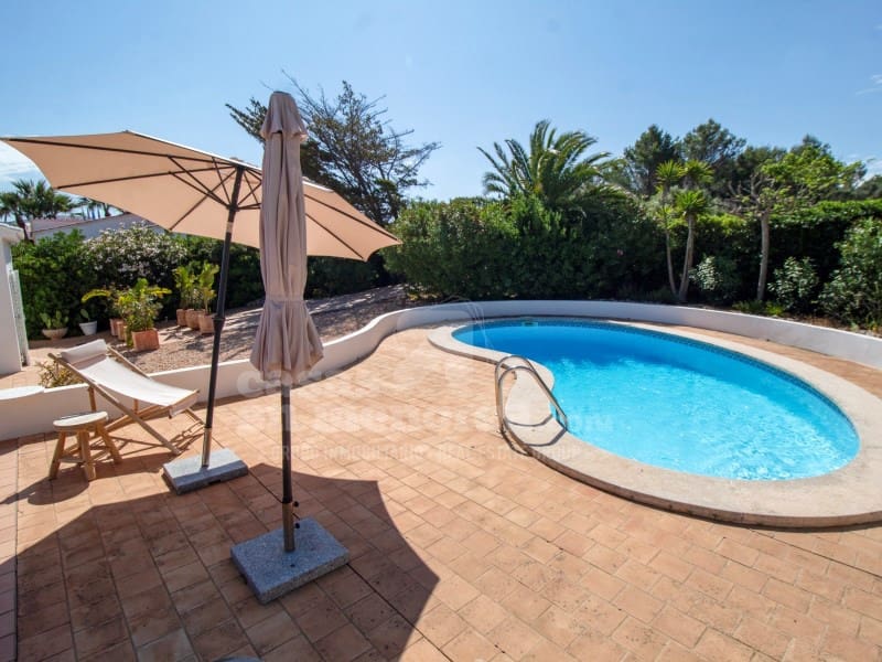 4 soveværelse Villa til salg i Mahon / Mao med swimmingpool garage - € 850.000 (Ref: 9014661)