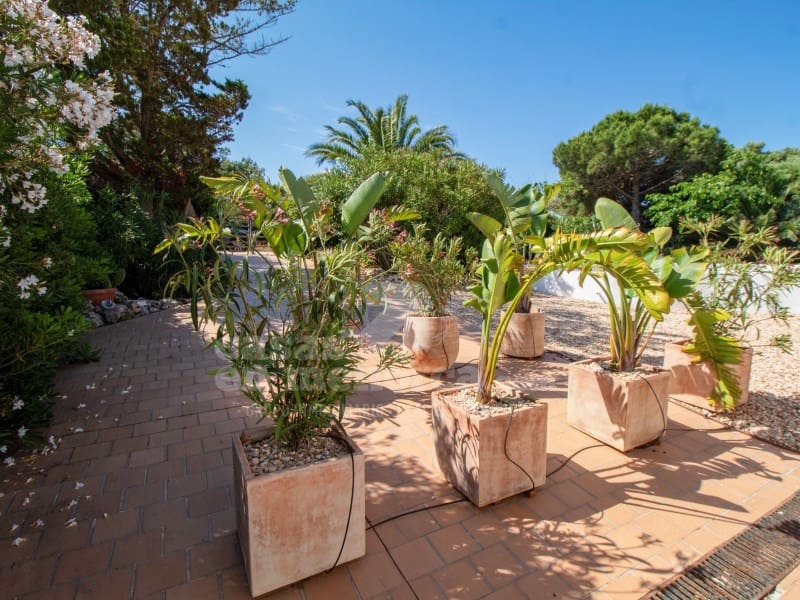 4 soveværelse Villa til salg i Mahon / Mao med swimmingpool garage - € 850.000 (Ref: 9014661)