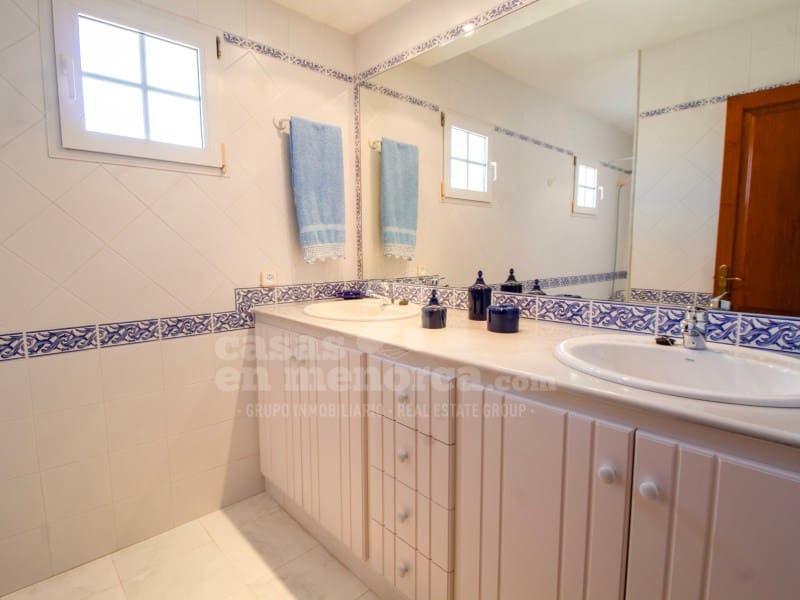 5 soverom Villa til salgs i Mahon / Mao med svømmebasseng garasje - € 990 000 (Ref: 9075029)