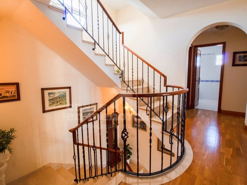 5 soverom Villa til salgs i Mahon / Mao med svømmebasseng garasje - € 990 000 (Ref: 9075029)