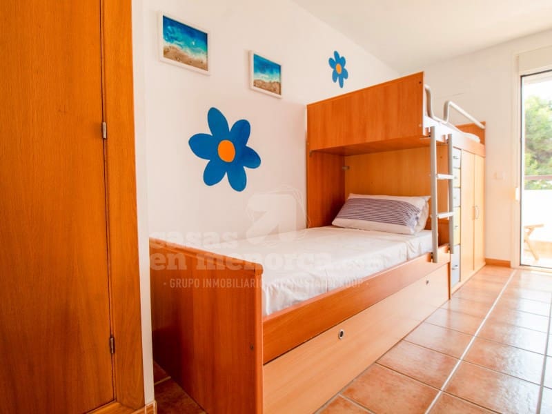 3 soveværelse Lejlighed til salg i Es Castell med swimmingpool garage - € 399.500 (Ref: 9081996)