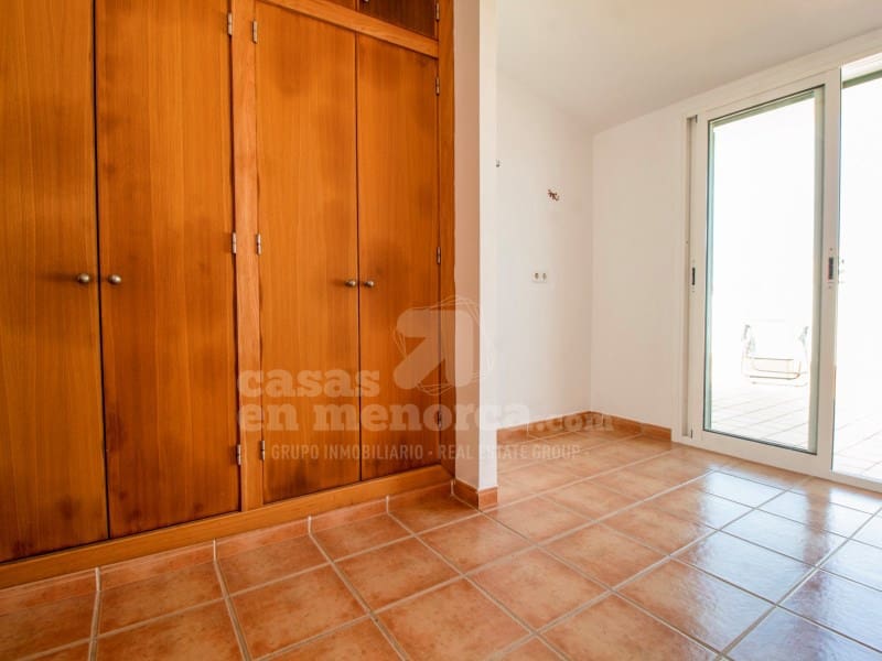 3 soveværelse Lejlighed til salg i Es Castell med swimmingpool garage - € 399.500 (Ref: 9081996)