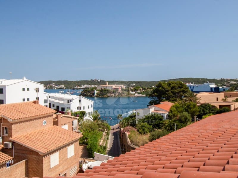 3 soveværelse Lejlighed til salg i Es Castell med swimmingpool garage - € 399.500 (Ref: 9081996)