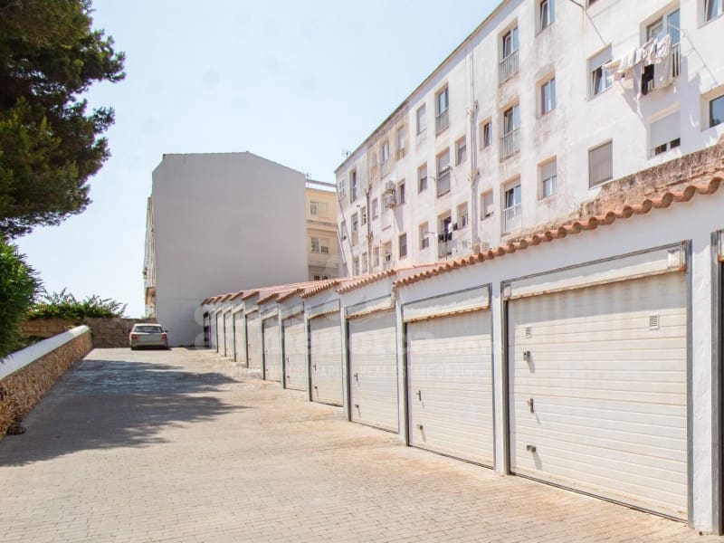 3 soveværelse Lejlighed til salg i Es Castell med swimmingpool garage - € 399.500 (Ref: 9081996)