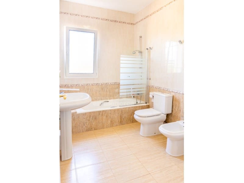 6 makuuhuone Maalaistalo myytävänä paikassa Alayor / Alaior mukana uima-altaan 
autotalli - 695 000 € (Ref: 9116333)