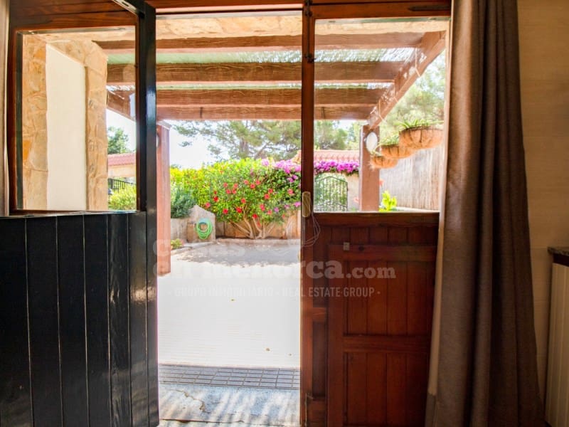 6 soveværelse Villa til salg i Punta Grossa med swimmingpool - € 650.000 (Ref: 9118957)