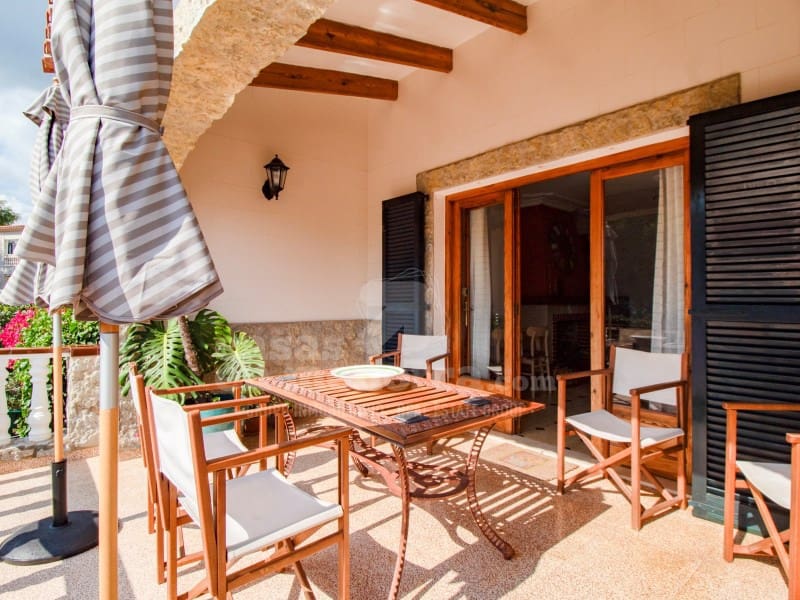 6 soveværelse Villa til salg i Punta Grossa med swimmingpool - € 650.000 (Ref: 9118957)