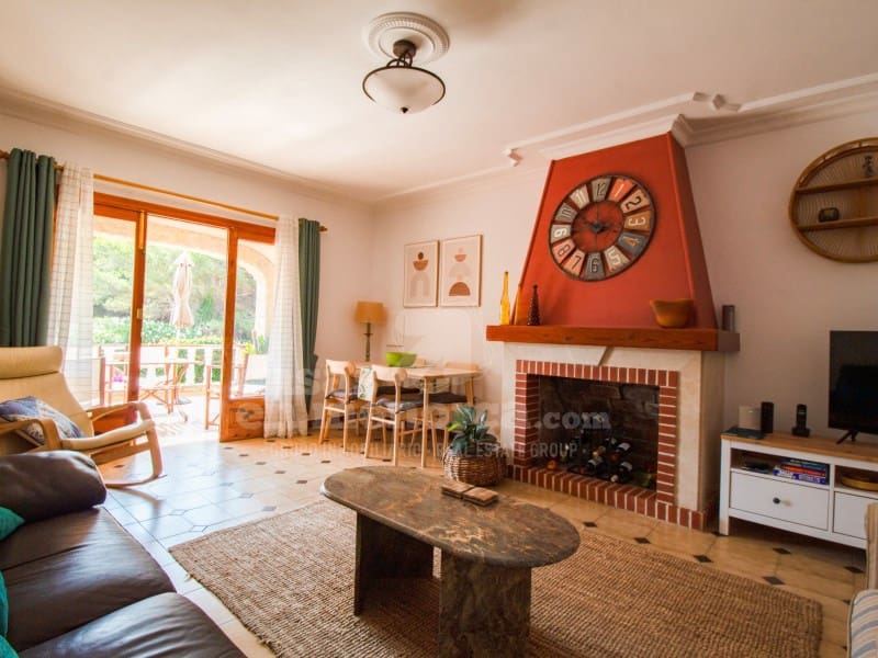 6 soveværelse Villa til salg i Punta Grossa med swimmingpool - € 650.000 (Ref: 9118957)