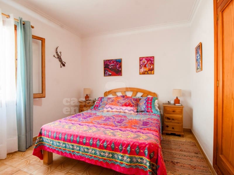 6 soveværelse Villa til salg i Punta Grossa med swimmingpool - € 650.000 (Ref: 9118957)