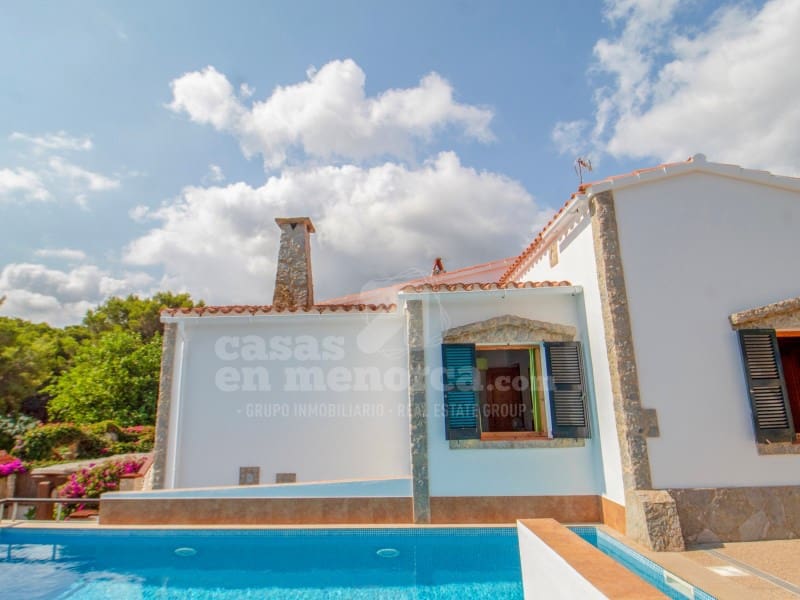 6 soveværelse Villa til salg i Punta Grossa med swimmingpool - € 650.000 (Ref: 9118957)