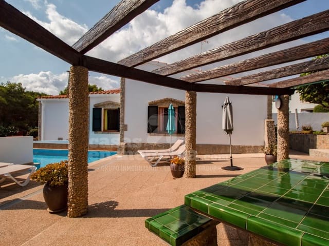 6 soverom Villa til salgs i Punta Grossa, Es Mercadal med svømmebasseng - € 650 000 (Ref: 9118957)