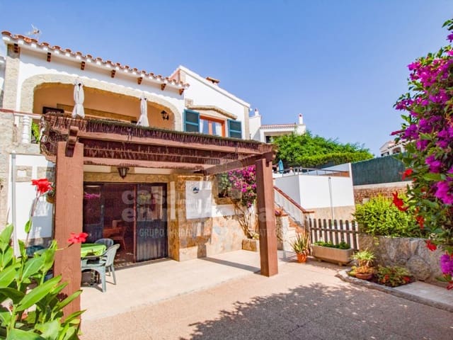 6 soverom Villa til salgs i Punta Grossa, Es Mercadal med svømmebasseng - € 650 000 (Ref: 9118957)