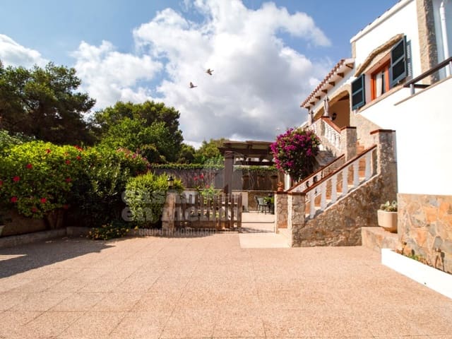6 soverom Villa til salgs i Punta Grossa, Es Mercadal med svømmebasseng - € 650 000 (Ref: 9118957)