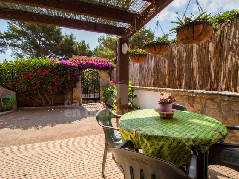 6 soveværelse Villa til salg i Punta Grossa med swimmingpool - € 650.000 (Ref: 9118957)