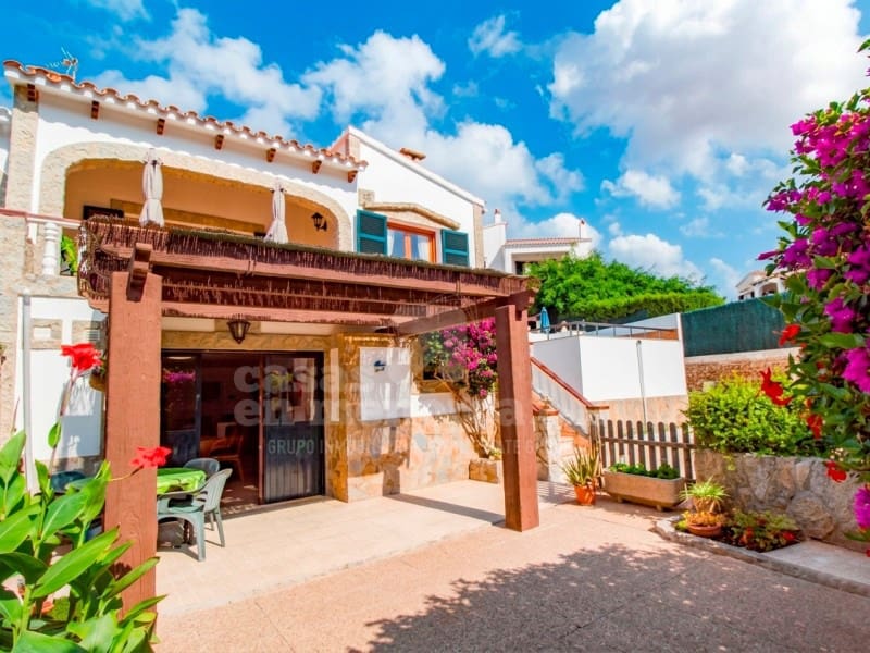 6 soverom Villa til salgs i Punta Grossa med svømmebasseng - € 620 000 (Ref: 9118957)