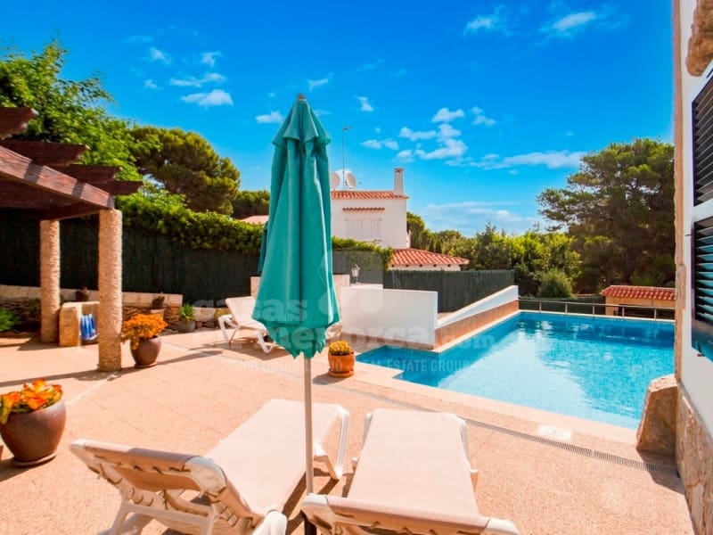 6 soverom Villa til salgs i Punta Grossa med svømmebasseng - € 620 000 (Ref: 9118957)