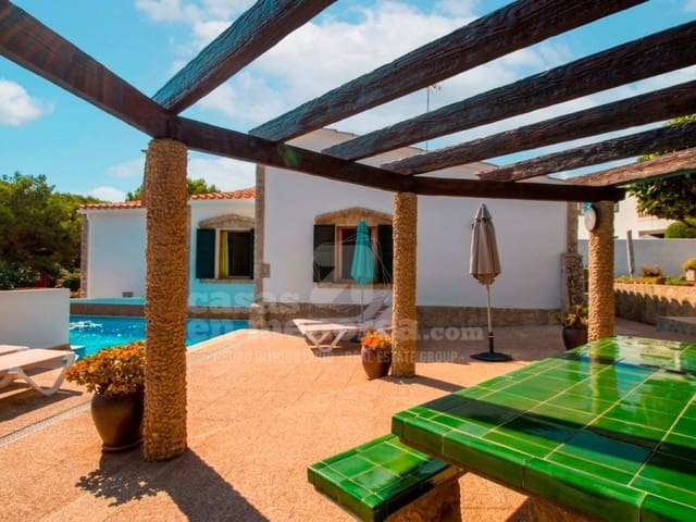 6 slaapkamer Villa te koop in Punta Grossa, Es Mercadal met zwembad garage - € 575.000 (Ref: 9118957)