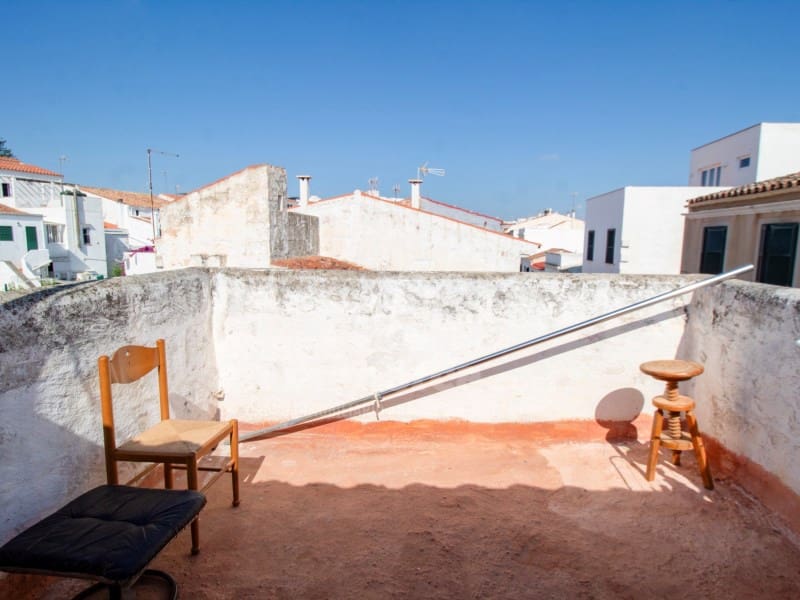 6 bedroom Townhouse for sale in Mahon / Mao - € 685,000 (Ref: 9131935)