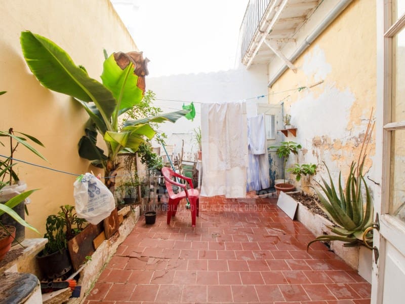 6 bedroom Townhouse for sale in Mahon / Mao - € 685,000 (Ref: 9131935)