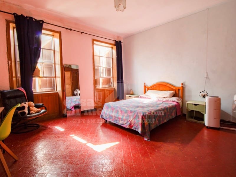 6 bedroom Townhouse for sale in Mahon / Mao - € 685,000 (Ref: 9131935)