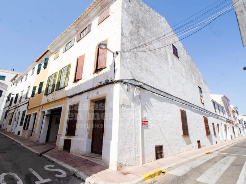 6 bedroom Townhouse for sale in Mahon / Mao - € 685,000 (Ref: 9131935)