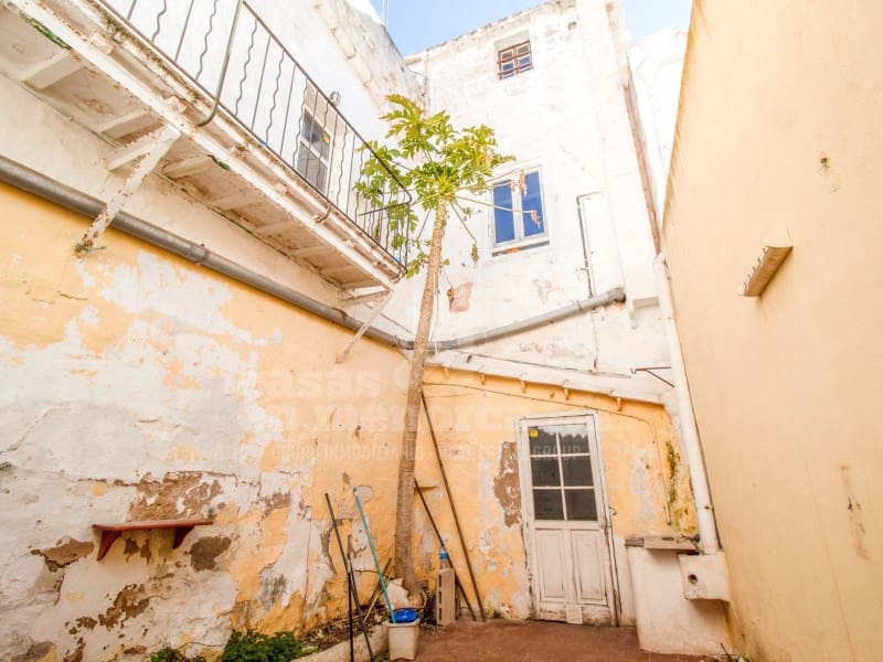 6 slaapkamer Huis te koop in Mahon / Mao - € 685.000 (Ref: 9131935)