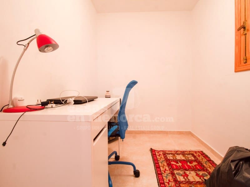 3 quarto Apartamento para venda em Es Castell com piscina - 330 000 € (Ref: 9141563)