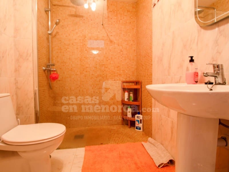 3 quarto Apartamento para venda em Es Castell com piscina - 330 000 € (Ref: 9141563)