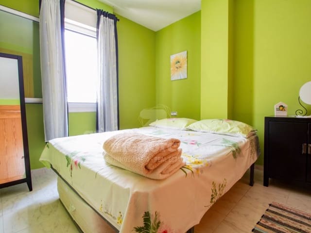 3 bedroom Flat for sale in Es Castell with pool - € 330,000 (Ref: 9141563)