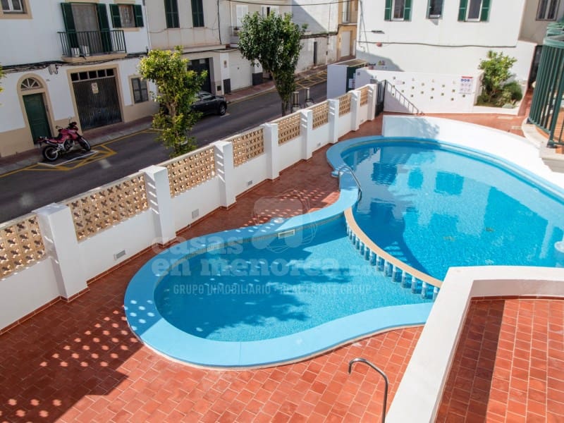 3 quarto Apartamento para venda em Es Castell com piscina - 330 000 € (Ref: 9141563)