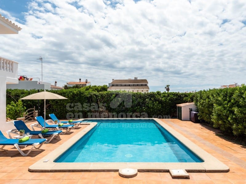 4 soveværelse Villa til salg i Cala Blanca med swimmingpool - € 1.260.000 (Ref: 9154332)