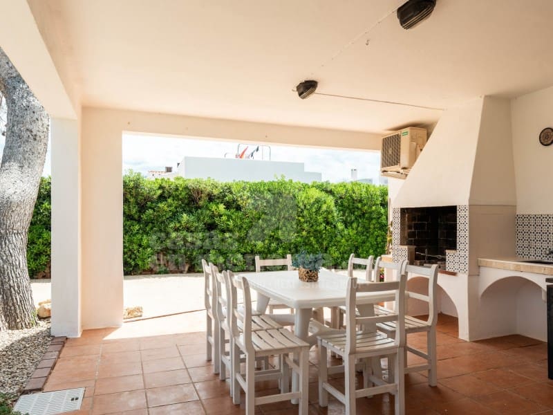 4 soveværelse Villa til salg i Cala Blanca med swimmingpool - € 1.260.000 (Ref: 9154332)