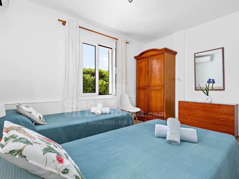 4 soveværelse Villa til salg i Cala Blanca med swimmingpool - € 1.260.000 (Ref: 9154332)