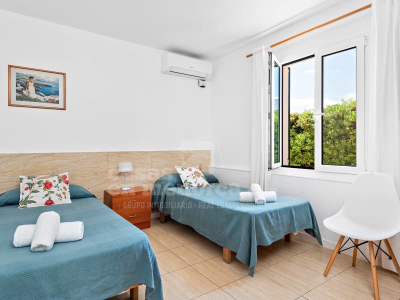 4 soveværelse Villa til salg i Cala Blanca med swimmingpool - € 1.260.000 (Ref: 9154332)