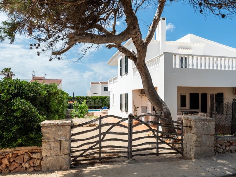 4 soveværelse Villa til salg i Cala Blanca med swimmingpool - € 1.260.000 (Ref: 9154332)