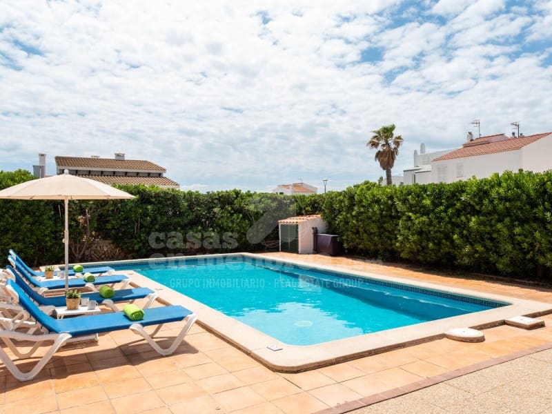4 soveværelse Villa til salg i Cala Blanca med swimmingpool - € 1.260.000 (Ref: 9154332)