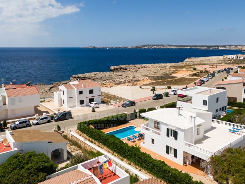 4 soveværelse Villa til salg i Cala Blanca med swimmingpool - € 1.260.000 (Ref: 9154332)