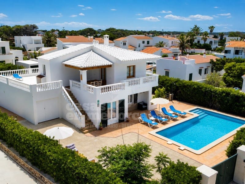 4 soverom Villa til salgs i Cala Blanca med svømmebasseng - € 1 260 000 (Ref: 9154332)