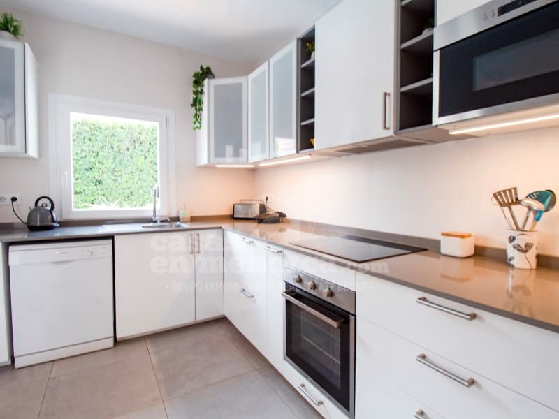 4 soveværelse Villa til salg i Punta Grossa med swimmingpool garage - € 990.000 (Ref: 9166074)