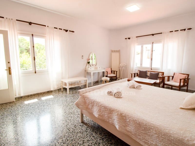 4 soveværelse Villa til salg i Punta Grossa med swimmingpool garage - € 990.000 (Ref: 9166074)