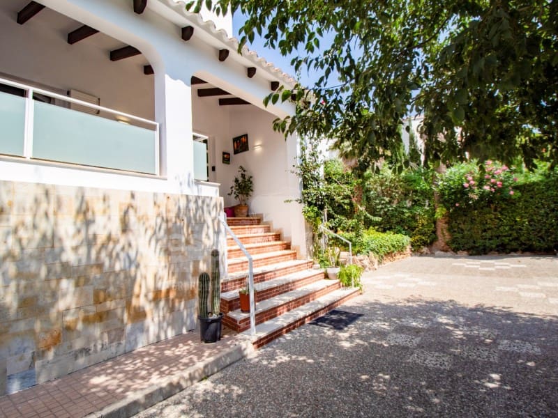 4 soveværelse Villa til salg i Punta Grossa med swimmingpool garage - € 990.000 (Ref: 9166074)