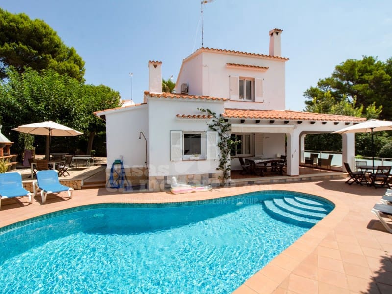 4 soveværelse Villa til salg i Punta Grossa med swimmingpool garage - € 990.000 (Ref: 9166074)