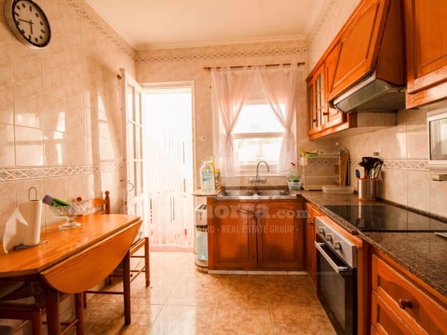 3 bedroom Townhouse for sale in Mahón / Maó - € 390,000 (Ref: 9173416)