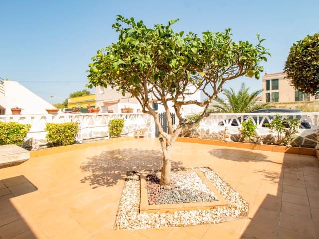 3 bedroom Townhouse for sale in Mahón / Maó - € 390,000 (Ref: 9173416)