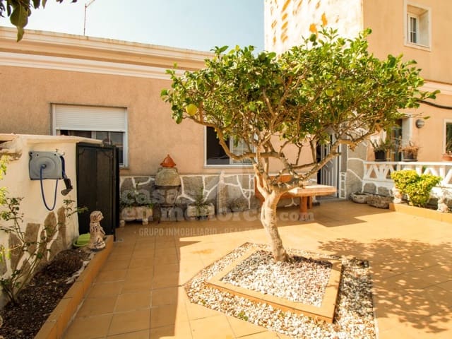 3 bedroom Townhouse for sale in Mahón / Maó - € 390,000 (Ref: 9173416)