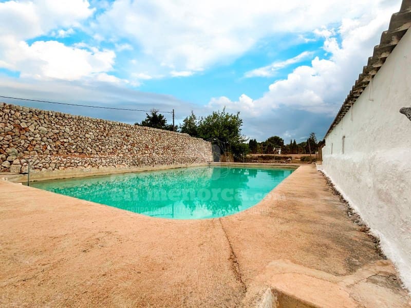 Ubebygd land til salgs i Cala Blanca - € 685 000 (Ref: 9173417)