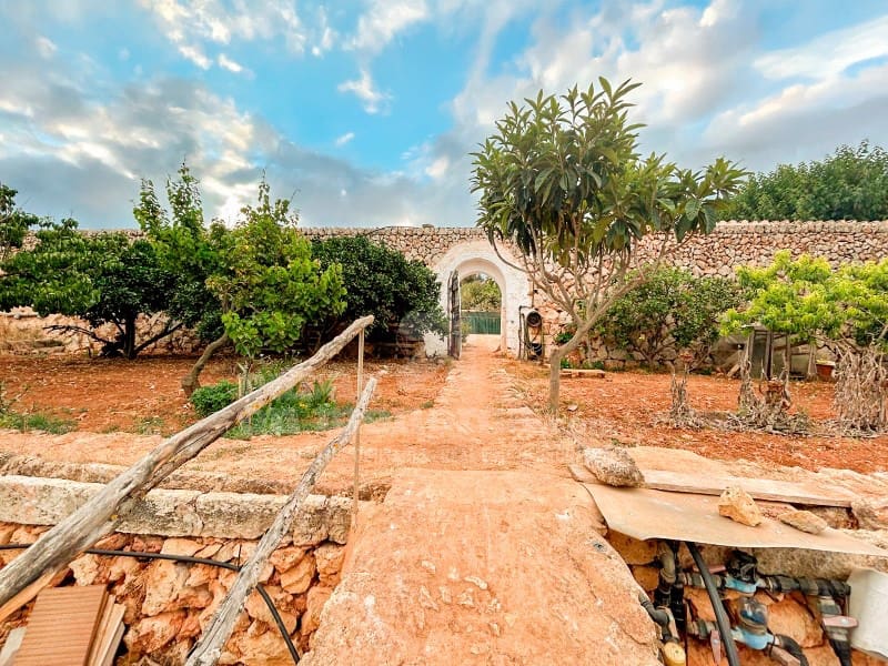 Ubebygd land til salgs i Cala Blanca - € 685 000 (Ref: 9173417)